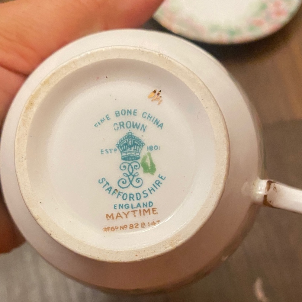 Floral Teacup and Saucer Set - Picture 2 of 9